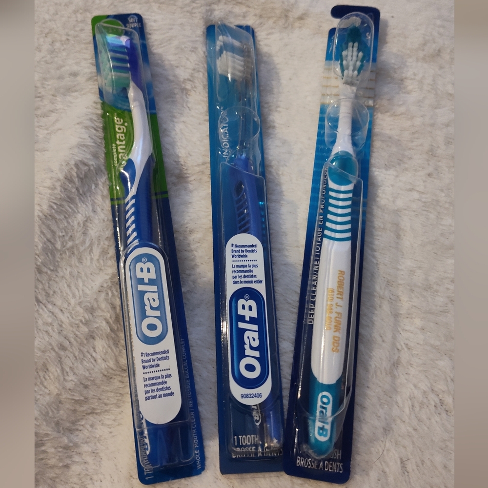 Oral-B Blue Toothbrush Set